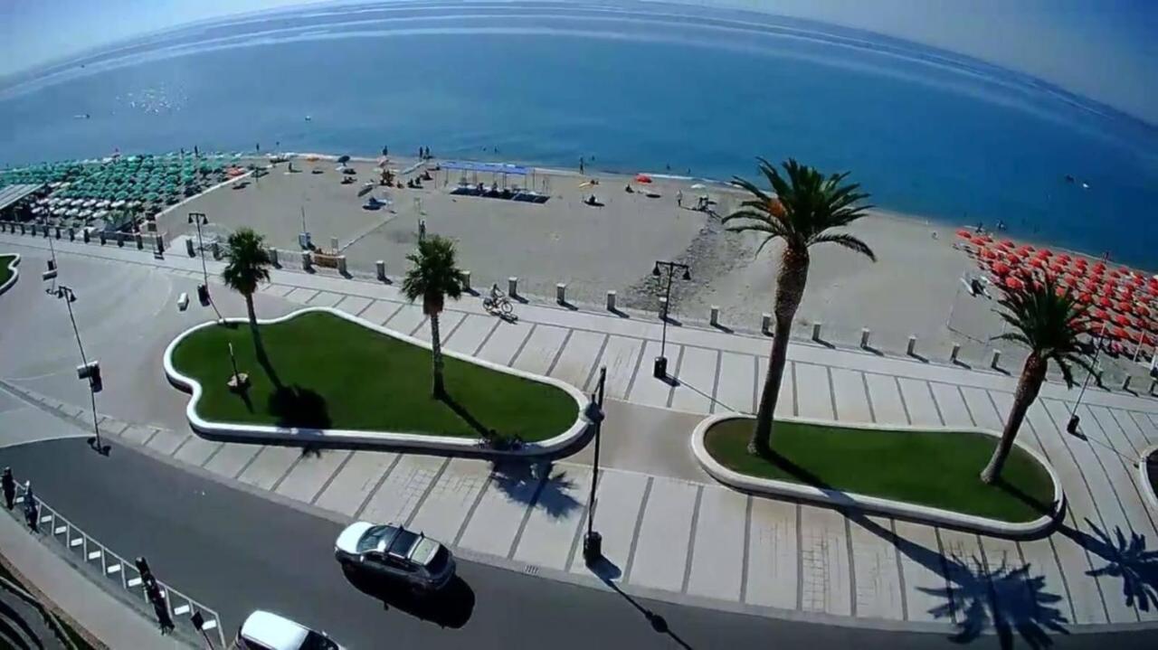 Hotel Mediterraneo روشيلا لونيكا المظهر الخارجي الصورة