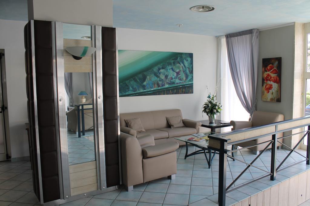 Hotel Mediterraneo روشيلا لونيكا المظهر الخارجي الصورة