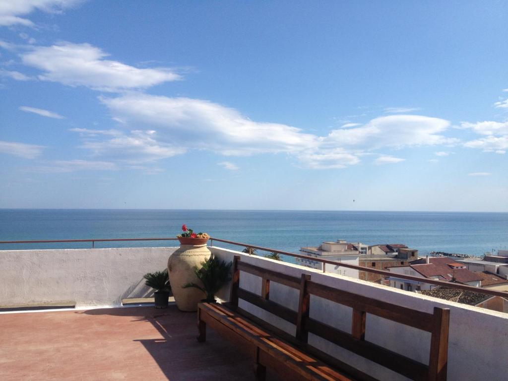 Hotel Mediterraneo روشيلا لونيكا المظهر الخارجي الصورة