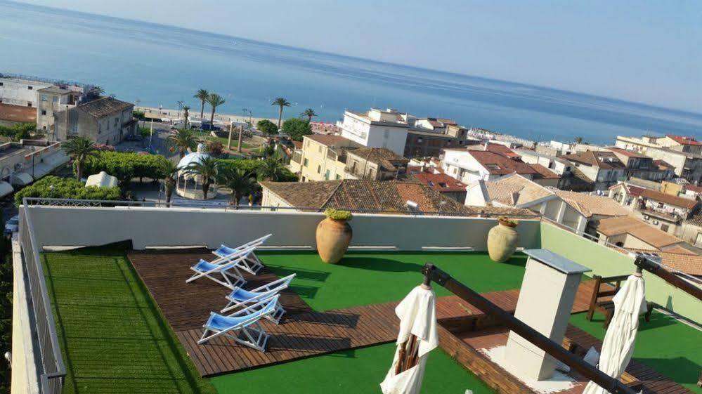 Hotel Mediterraneo روشيلا لونيكا المظهر الخارجي الصورة